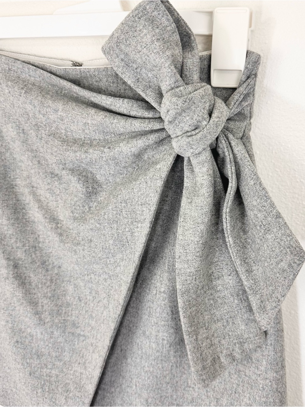 Aritzia Wilfred Wool Wrap Mini Skirt Size 6 Wrap Front Skirt Heather Light Grey - Picture 4 of 9